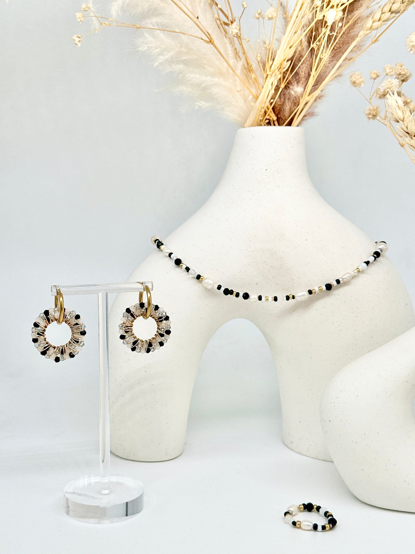 Bunte Perlenringe mit Süßwasserperlen