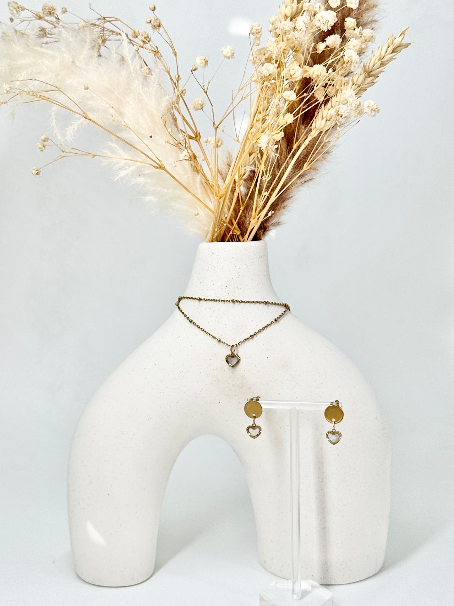 Fine necklace with heart pendant