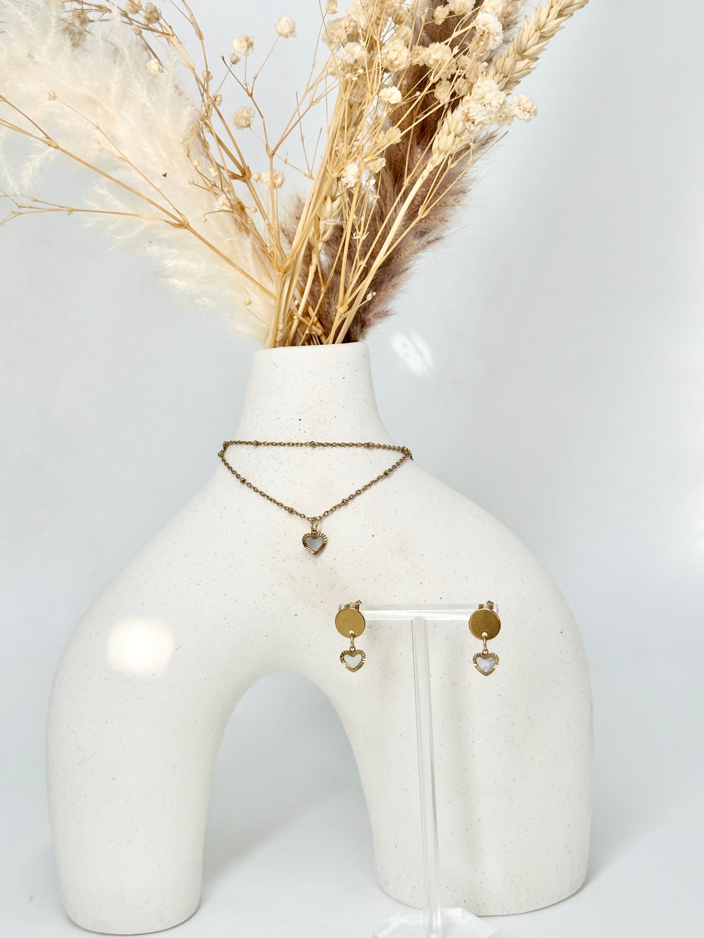 Fine necklace with heart pendant