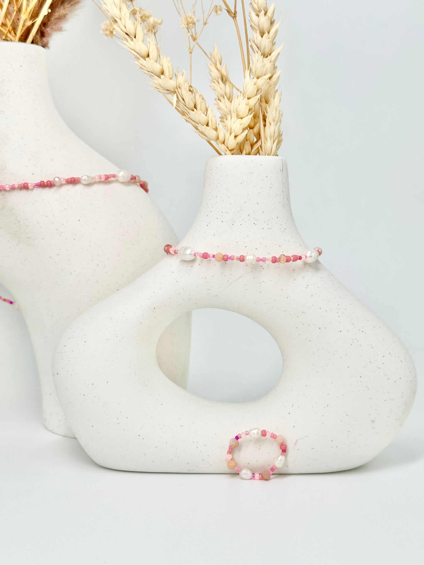 Necklace with freshwater pearls rose and white