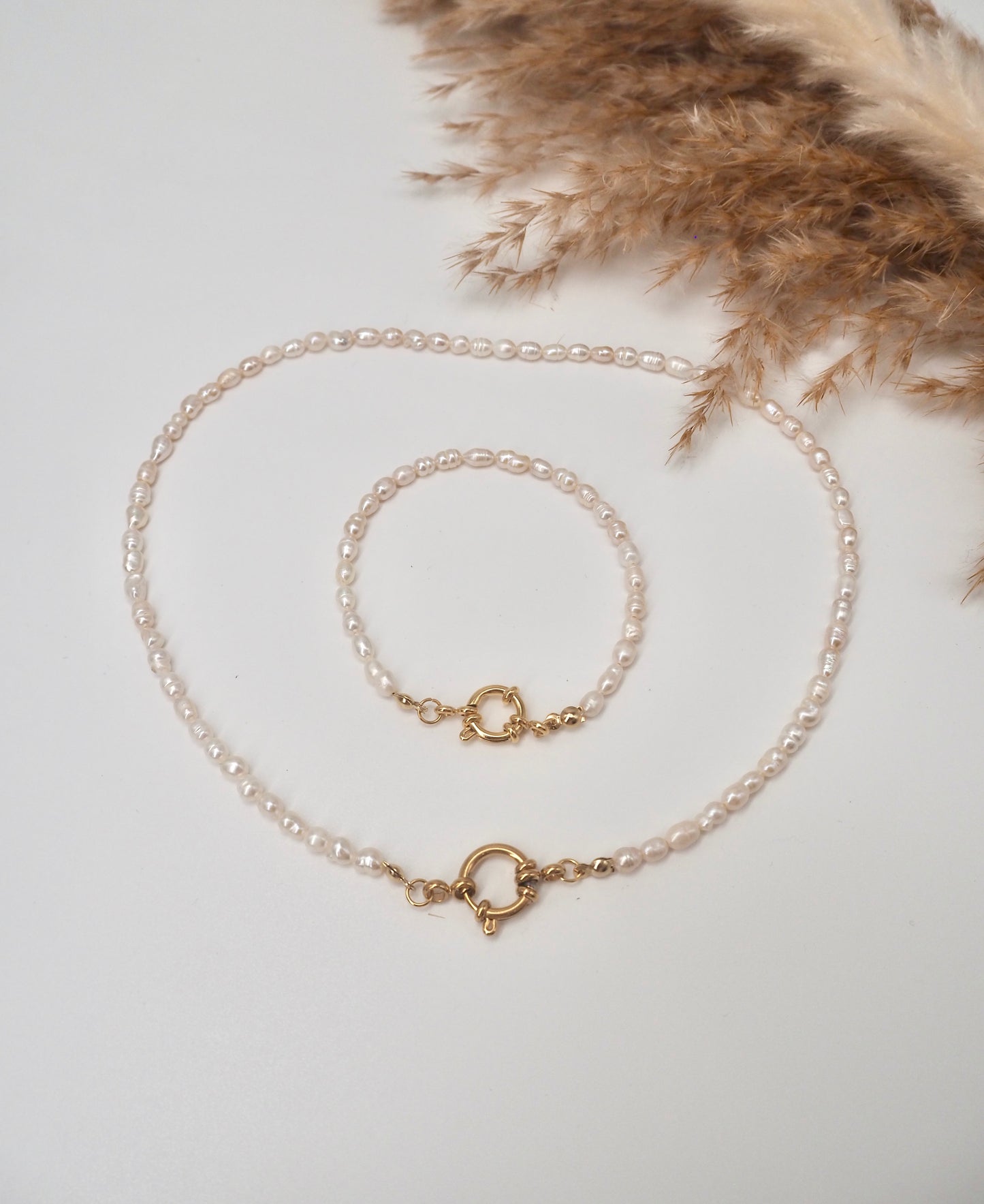 bracelet with freshwater pearls and charm ring