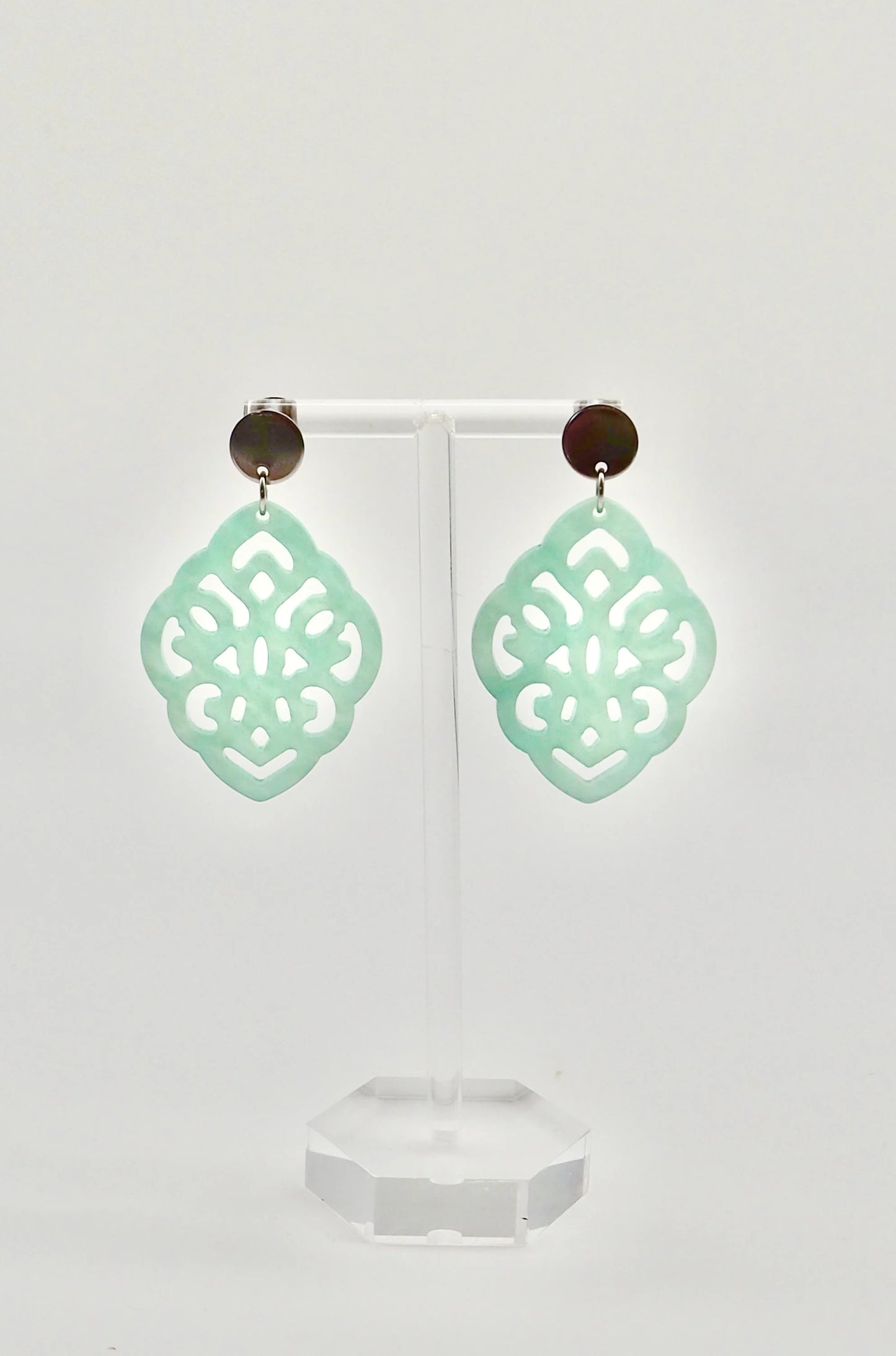 Ohrringe mit Resin-Ornament Raute in helltürkis