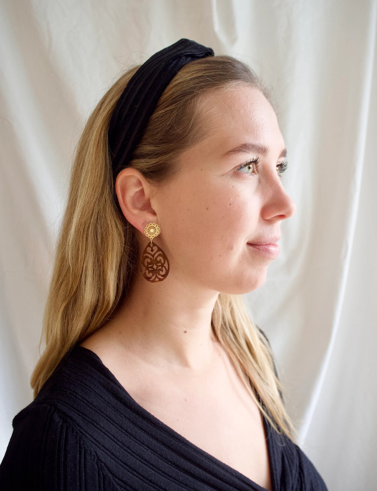 Earrings with resin ornament drops in brown