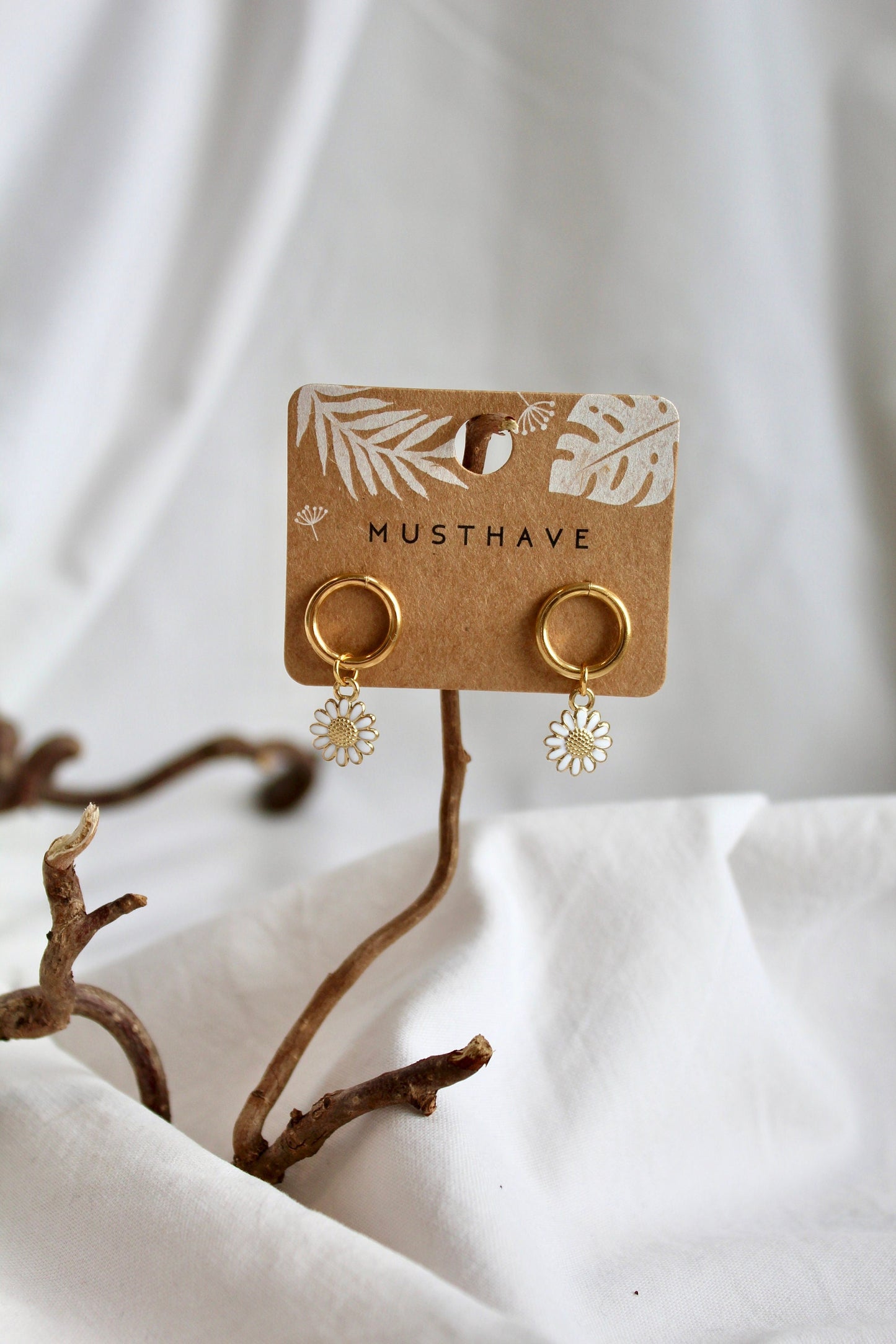 Ohrstecker mit Blümchen-Anhänger