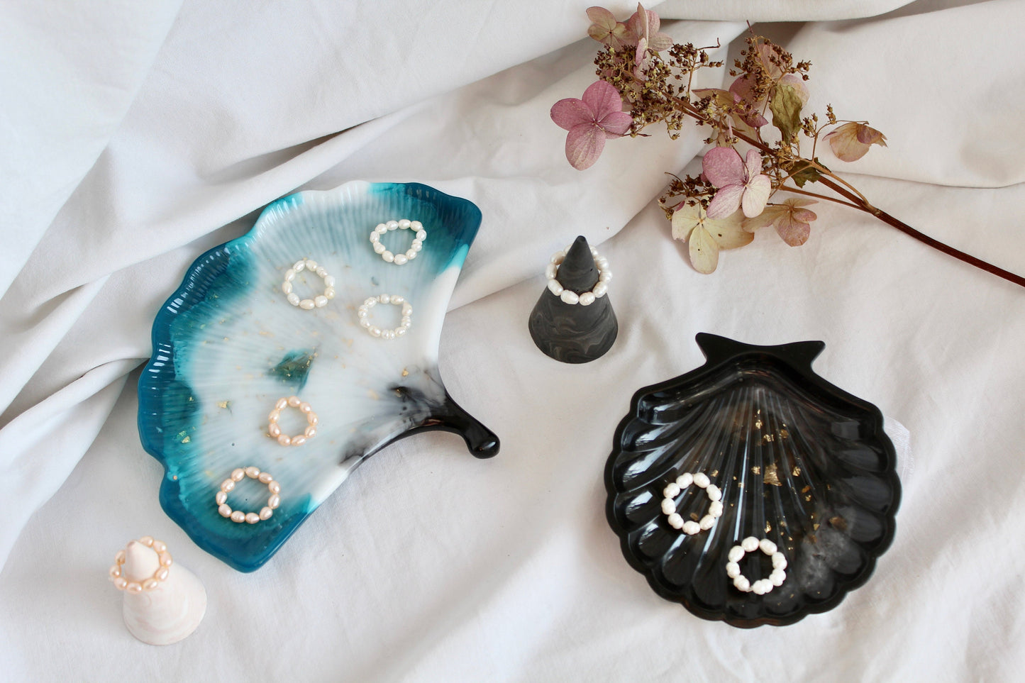 Einzigartige und handgemachte Süßwasserperlen-Ring in weiß