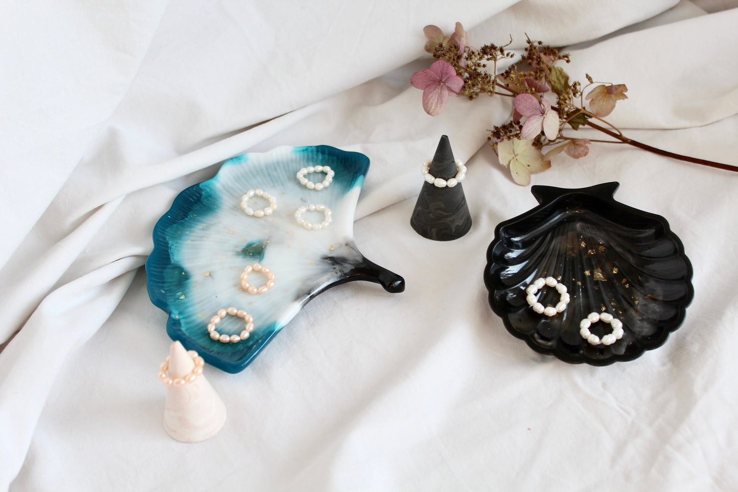 Einzigartige und handgemachte Süßwasserperlen-Ring in weiß