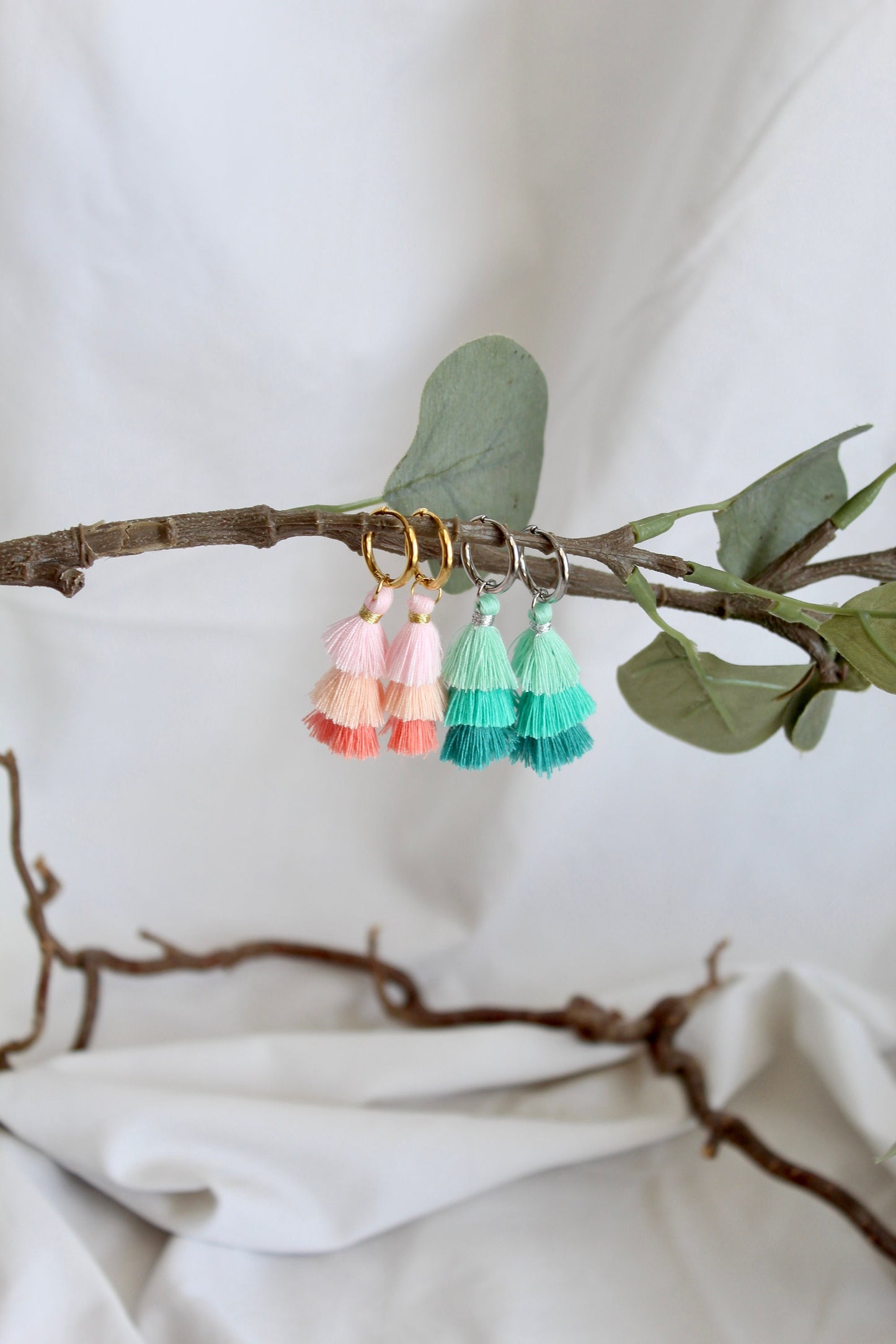 Creolen mit dreifärbiger Quaste - in verschiedenen Farben