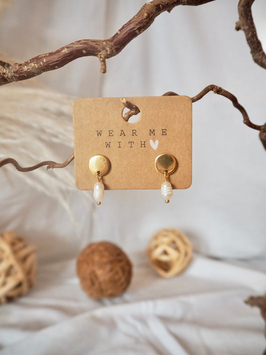 Runde Ohrstecker mit Süßwasserperle