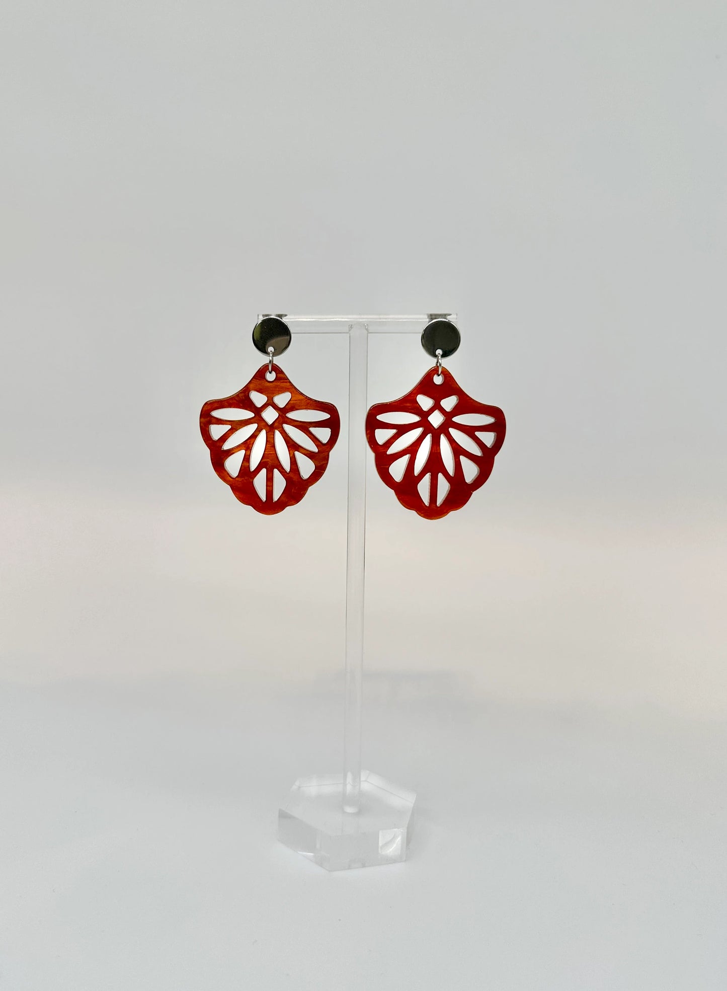 Ohrringe mit Resin-Ornament in verschiedene Farben